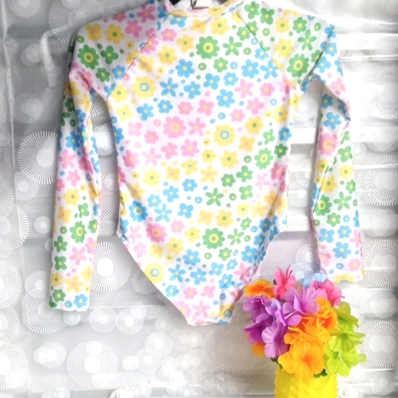 YMI GIRLS RASH GUARD LONG SLEEVE WHITE FLORAL ONE PIECE SWIMSUIT SIZE 10/12 NWT - Picture 2 of 4
